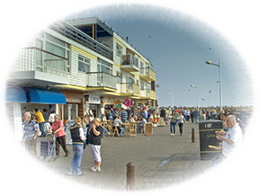 Bridlington - Picture of shops and stalls along the harbour side