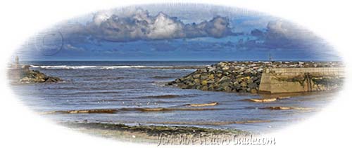 Picture of Staithes Harbour Mouth at low water