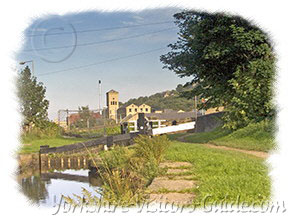 Picture of Canal at Milnsbridge in the Colne Valley